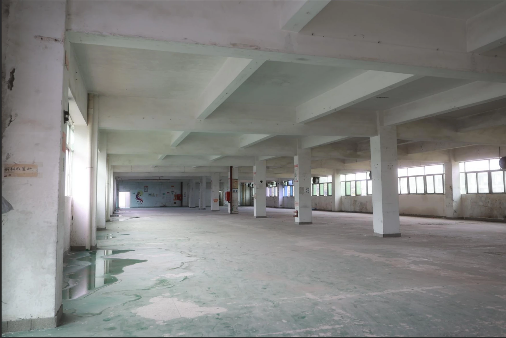Sàn epoxy tự san phẳng hoàn thiện tại cơ sở sản xuất thiết bị y tế Tomore Medical