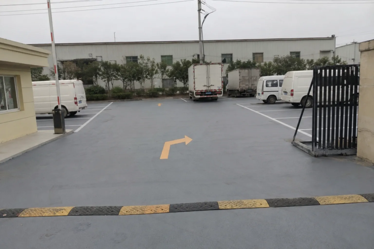 物流园区室外停车场聚氨酯防滑耐候地坪项目